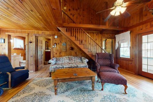 Lake House Retreat
