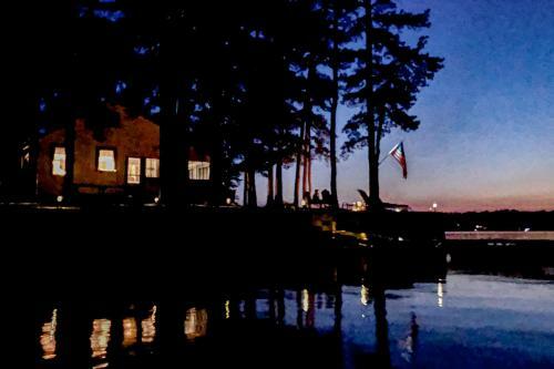 Lake House Retreat