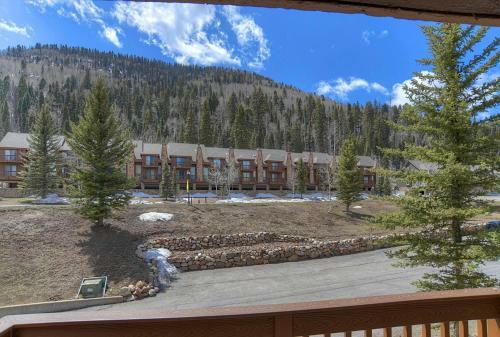 Cascade Village 320