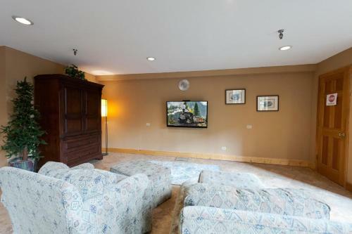 Cascade Village 320