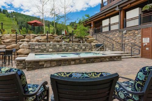 Peregrine Point 204