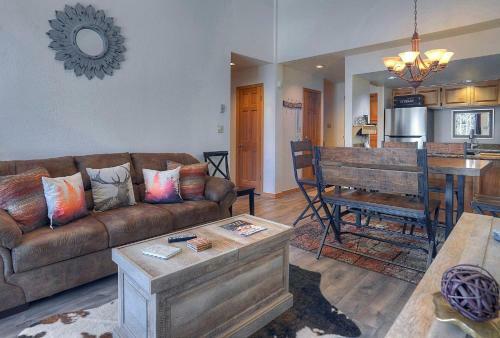 Cascade Village 329