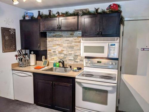 1 Br Angelhaus #211