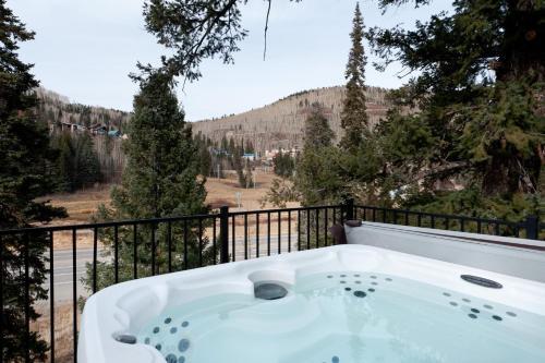49330 Highway 550