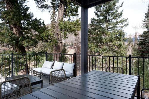 49330 Highway 550