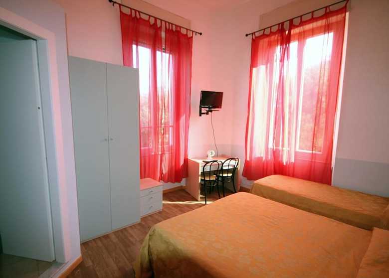 Hostal Albergo Villa Gradita