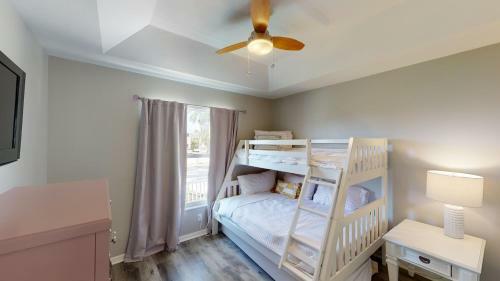 "cast-away" House I Immaculate 4 Bed Waterfront Home