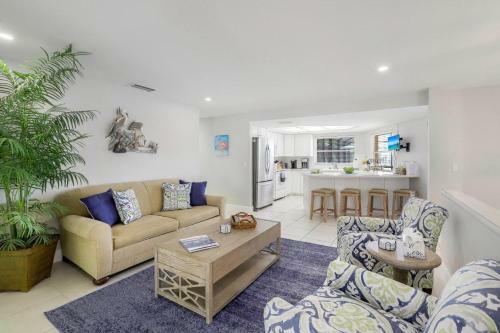 1143 Edington Place