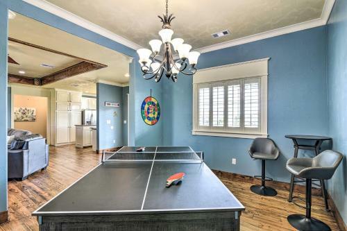 Beautiful Crystal Beach Escape With Large Deck!