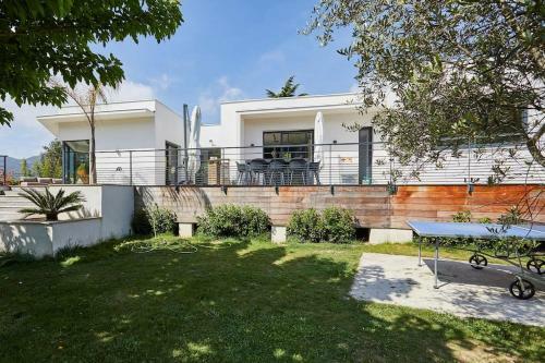 Modern Villa 4 Beds With Swimming Pool
