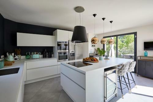 Modern Villa 4 Beds With Swimming Pool