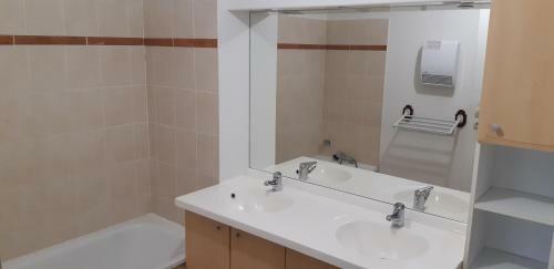 Apartamento Appartement 2 Chambres Dans R�sidence Avec Piscine
