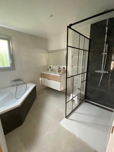Maison Familiale Moderne Au Calme Et Proche De La Mer