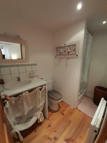 Maisonnette De Charme Avec Petite Terrasse