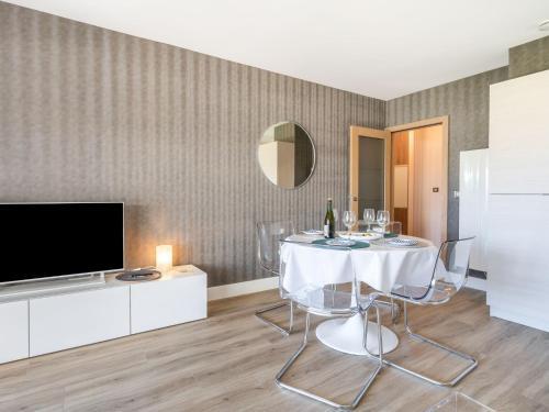 Apartment Parc Saint-cl�ment-3