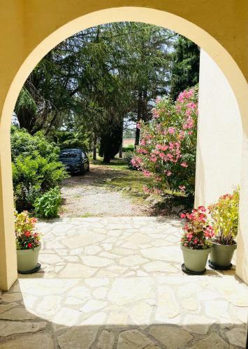 �l�gante Villa Dans Un �crin De Verdure