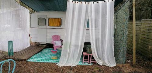 Maison Boh�me En Pleine For�t// Dolly Waikiki