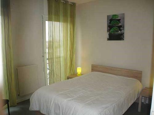 Snug Apartment In Rochefort With Balcony