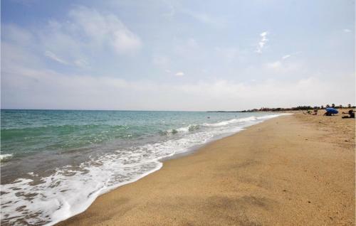 Two-bedroom Holiday Home In Sainte Marie Plage