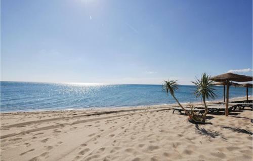 Two-bedroom Holiday Home In Sainte Marie Plage