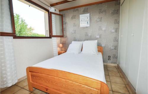 Two-bedroom Holiday Home In Sainte Marie Plage