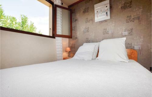 Two-bedroom Holiday Home In Sainte Marie Plage