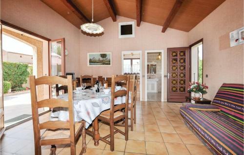 Two-bedroom Holiday Home In Sainte Marie Plage