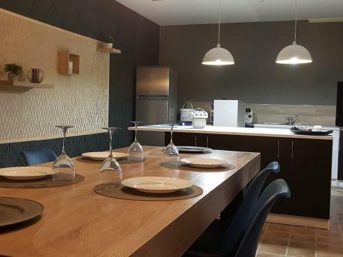 La Maison Des Deux �tangs