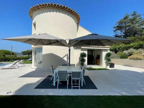 Magnifique Villa Avec Vue Fabuleuse Sur St Tropez! Villa Miremer!