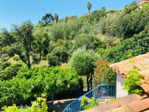 Behagliches Reihenendhaus Mit Sch�ner Terrasse