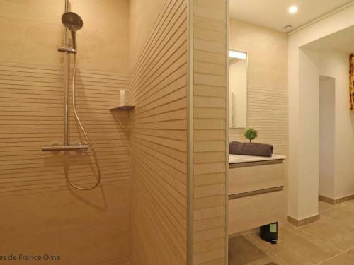G�te Saint-germain-de-martigny, 4 Pi�ces, 6 Personnes - Fr-1-497-161