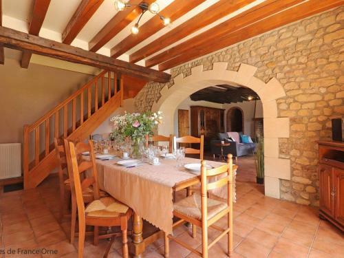 G�te Saint-germain-de-martigny, 4 Pi�ces, 6 Personnes - Fr-1-497-161