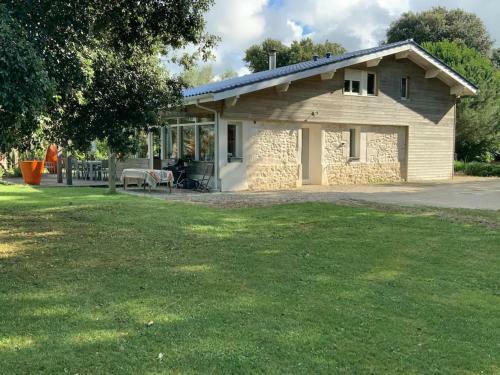 Villa Sur La Pointe De Suzac Et Ses Criques 4* :location � La Semaine