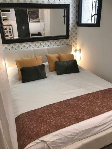 Hostal Chambre Via Natina