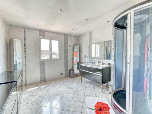Maison Saint-gervasy, 5 Pi�ces, 6 Personnes - Fr-1-669-2