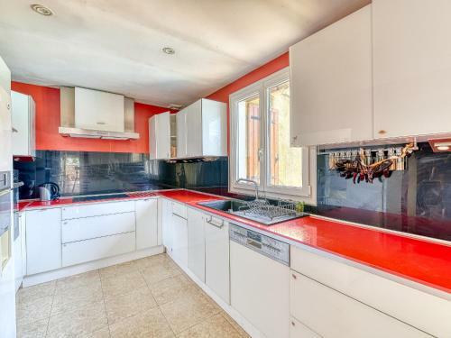Maison Saint-gervasy, 5 Pi�ces, 6 Personnes - Fr-1-669-2
