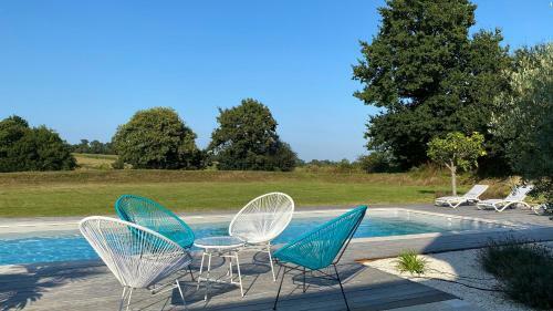 Villa Magnifique Long�re De 400m� Avec Piscine Type Loft