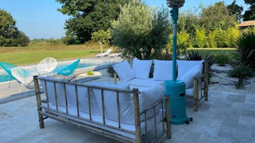Villa Magnifique Long�re De 400m� Avec Piscine Type Loft