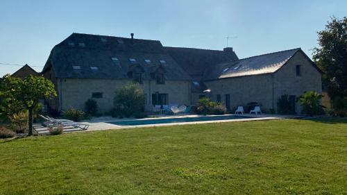 Villa Magnifique Long�re De 400m� Avec Piscine Type Loft