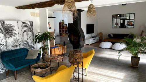Villa Magnifique Long�re De 400m� Avec Piscine Type Loft