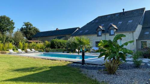 Villa Magnifique Long�re De 400m� Avec Piscine Type Loft