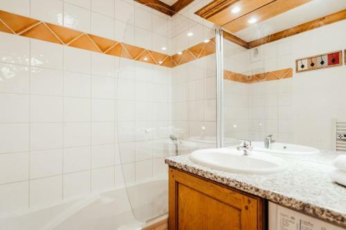 C�lido Apartamento Con Balc�n A 100 M Del Telecabina Bettex