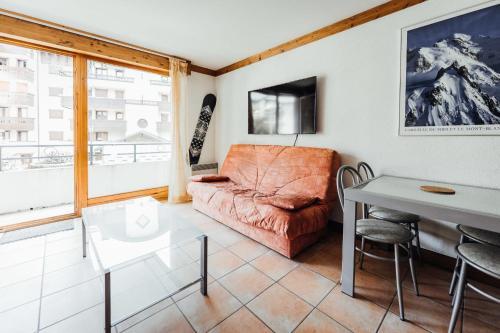 C�lido Apartamento Con Balc�n A 100 M Del Telecabina Bettex