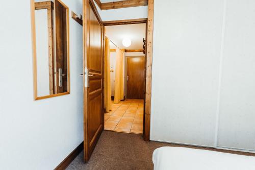 C�lido Apartamento Con Balc�n A 100 M Del Telecabina Bettex
