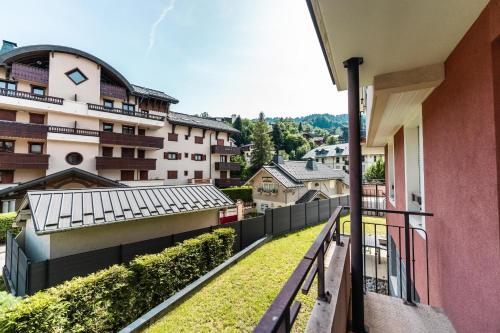 C�lido Apartamento Con Balc�n A 100 M Del Telecabina Bettex