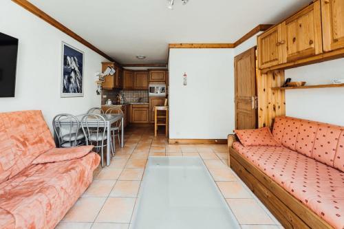 C�lido Apartamento Con Balc�n A 100 M Del Telecabina Bettex