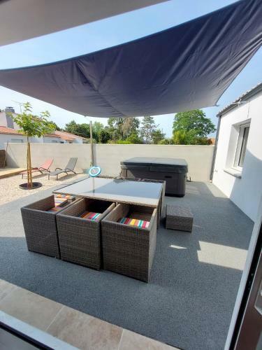 Jolie Maison Neuve Avec Jacuzzi