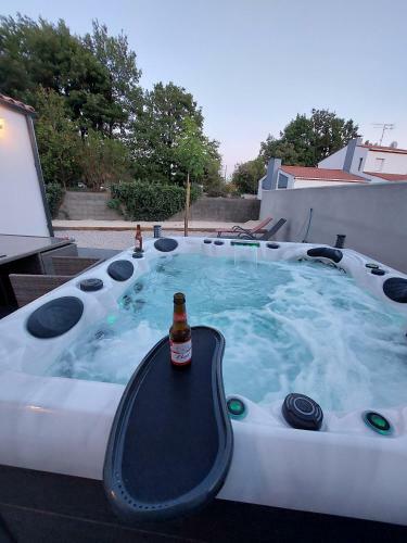 Jolie Maison Neuve Avec Jacuzzi