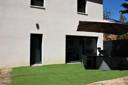 Appartement Rez-de-jardin Entre Gard Et Ard�che