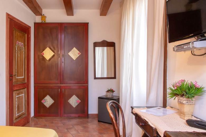 Hostal Donnaciccina Accomodation